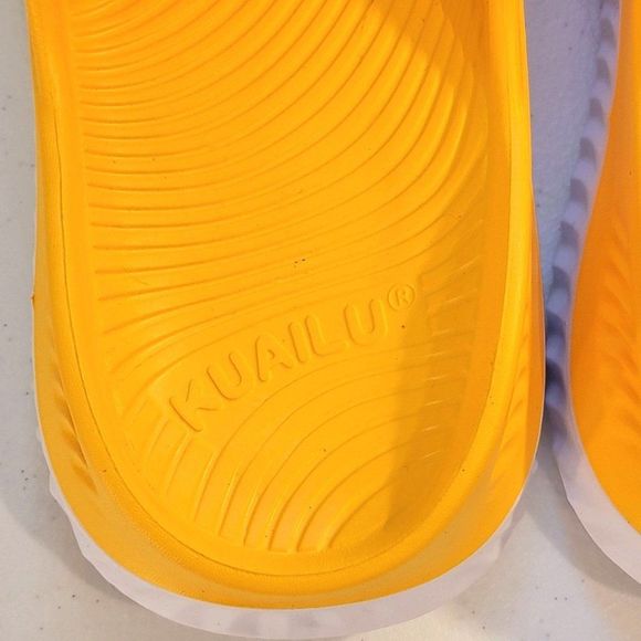 Kailua Recovery Sandals Mens 10 Yellow Marigold Cushioned Slides Athlete NWT - Picture 6 of 10